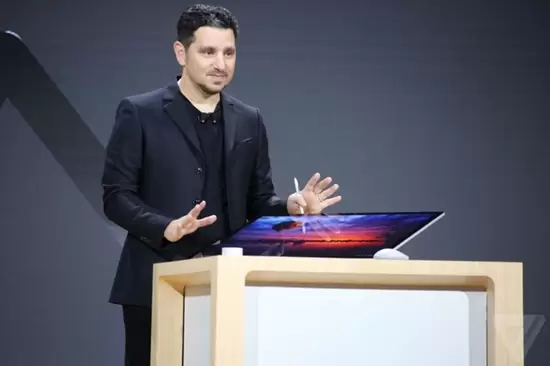 Microsoft vừa trình làng một trong những chiếc máy tính "bá đạo" nhất thế giới