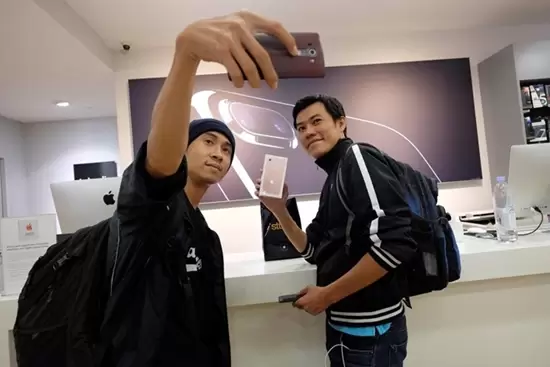 Người Việt bỏ 300 tỷ mua hơn 16.000 iPhone 7 trong một ngày