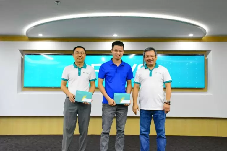 Thưởng “nóng” cho CBNV Kinh doanh xuất sắc tháng 9/2020