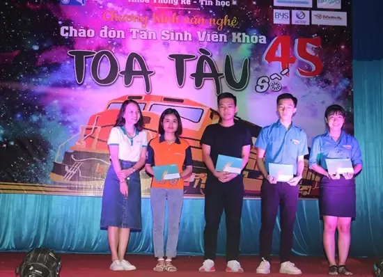 BRAVO dự Lễ chào tân sinh viên và trao học bổng tại ĐH Kinh tế ĐH Đà Nẵng