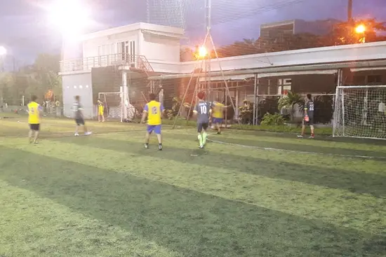 Các tuyển thủ đội 01 và đội 04 áp dụng lối chơi cẩn trọng 