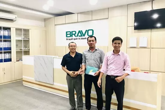 Thưởng “nóng” CBNV Kinh doanh xuất sắc Tháng 5/2019