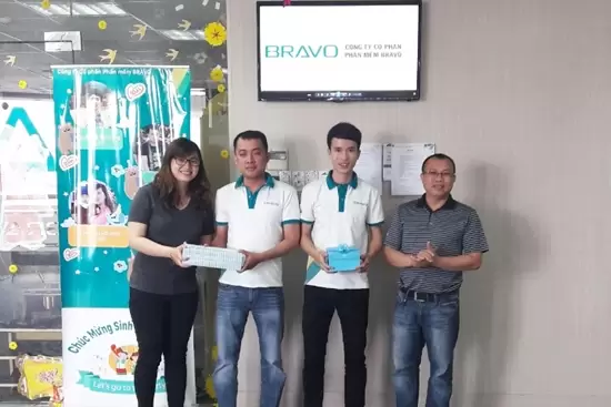 Các thành viên BRAVO-ĐN có sinh nhật trong tháng 3 vui mừng đón nhận tình cảm từ những đồng nghiệp trong văn phòng