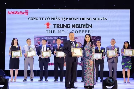 Cà Phê Trung Nguyên được vinh danh 100 sản phẩm, dịch vụ Tin & Dùng 2016