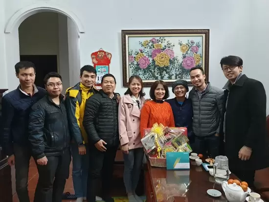 Chuyến xe chúc Tết BRAVO mang yêu thương đến các gia đình