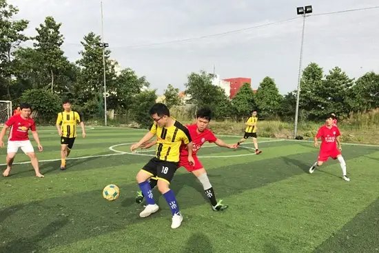 Đội C tạo ra những bất ngờ liên tiếp cho đối phương trong trận cuối lượt về