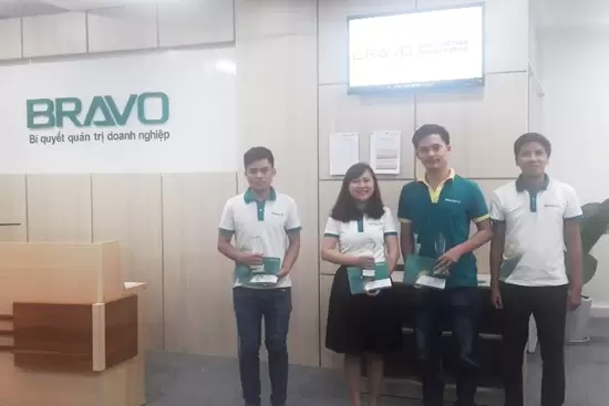 Trao Cúp NVXS và sinh nhật tháng 11 tại BRAVO Đà Nẵng