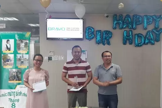 BRAVO Đà Nẵng: Cúp nhân viên xuất sắc tháng 7 và sinh nhật tháng 8