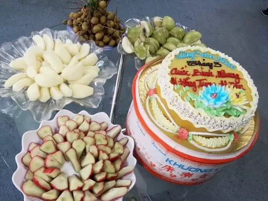 Bàn tiệc ngọt được chuẩn bị chu đáo Bàn tiệc ngọt được chuẩn bị chu đáo