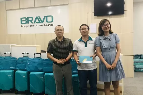 Thưởng “nóng” CBNV Kinh doanh xuất sắc tháng 10/2019
