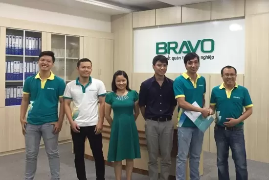 Các CBNV thuộc đội Dự án triển khai dự án cung cấp phần mềm BRAVO cho Công ty TNHH Thiết Bị Phụ Tùng Hòa Phát 