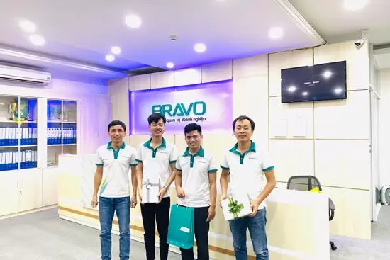 Trao cúp NVXS tháng 10 và tổ chức sinh nhật tháng 11 tại BRAVO ĐN