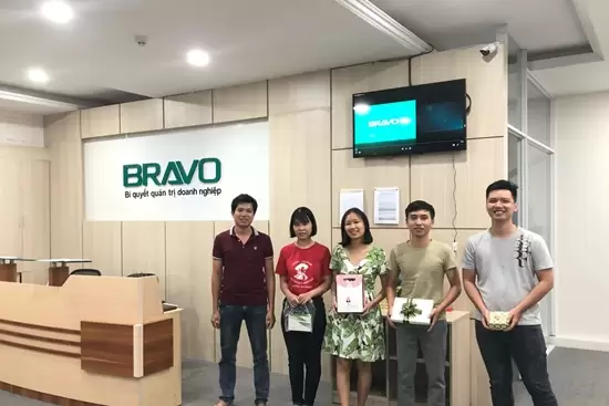 Trao cúp NVXS tháng và tổ chức sinh nhật chung tại BRAVO ĐN