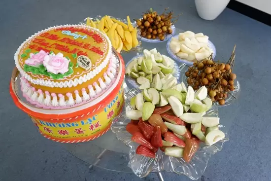 Bàn tiệc ngọt chúc mừng sinh nhật các thành viên tháng 4