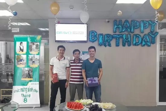 BRAVO Đà Nẵng: Cúp nhân viên xuất sắc tháng 7 và sinh nhật tháng 8