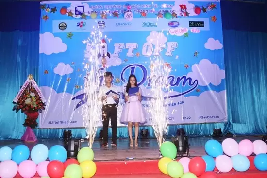 Chương trình văn nghệ chào đón tân sinh viên khóa 42K-“LIFT OFF THE DREAM” Chương trình văn nghệ chào đón tân sinh viên khóa 42K-“LIFT OFF THE DREAM”