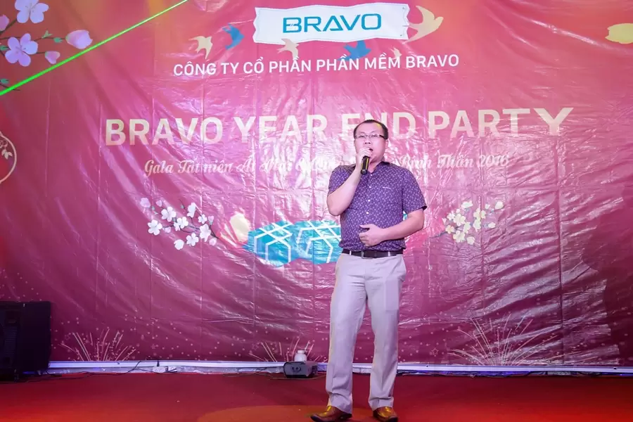 Anh Nguyễn Đức Sơn phát biểu khai mạc buổi tiệc