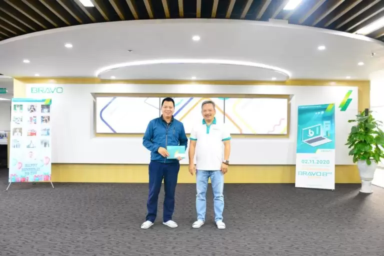 Thưởng “nóng” CBNV Kinh doanh có thành tích làm việc tốt