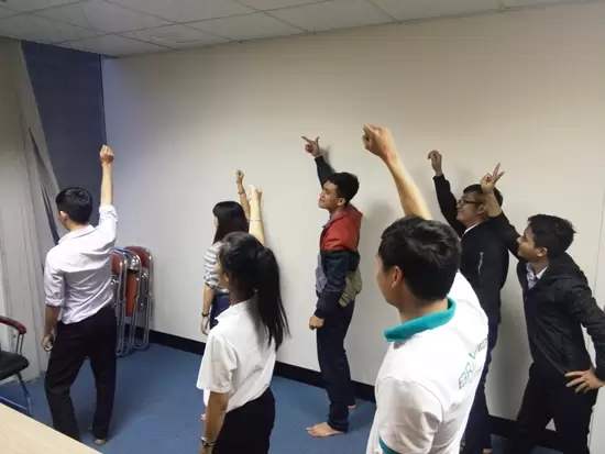 Các CBNV rất hào hứng tập luyện các tiết mục văn nghệ