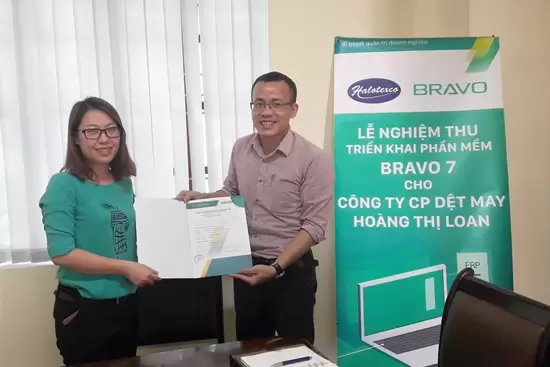 ao giấy Chứng nhận bản quyền phần mềm cho đại diện Halotexco