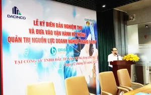 Ban lãnh đạo dự án phát biểu tại Lễ nghiệm thu