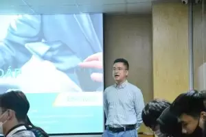 Anh Ninh Ngọc Hiếu – Trưởng phòng Kỹ thuật Triển khai 3 giới thiệu về BRAVO và giải đáp các câu hỏi của sinh viên về cơ hội nghề nghiệp tại BRAVO