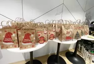 Cùng nhiều phần quà được chuẩn bị chu đáo, trao tặng các thành viên