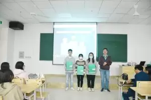 Cùng nhiều phần quà hấp dẫn