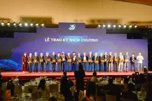 VINASA trao kỷ niệm chương cho những người sáng lập