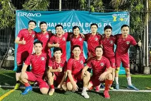 Đội Kinh doanh cùng lưu lại kỷ niệm trước giờ ra sân