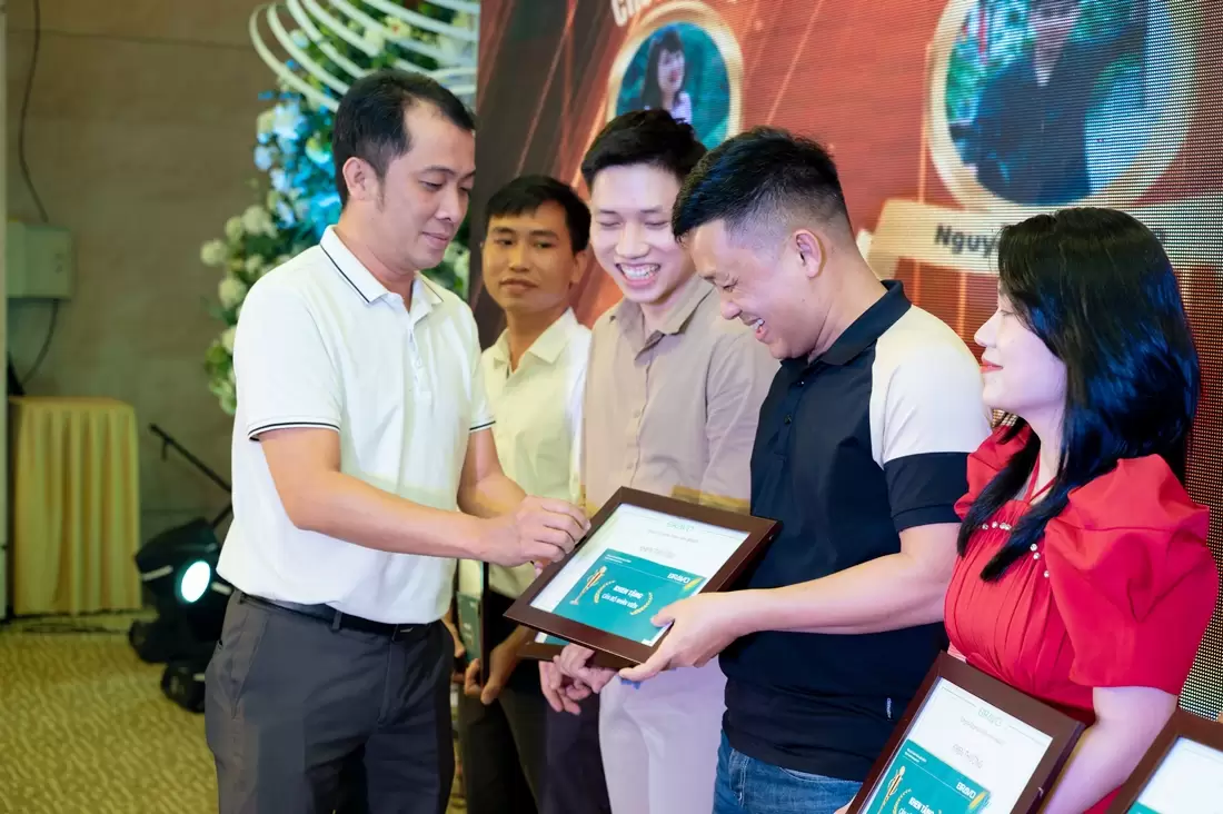 BRAVO ĐN trao khen thưởng các cá nhân có thành tích xuất sắc trong năm 2022