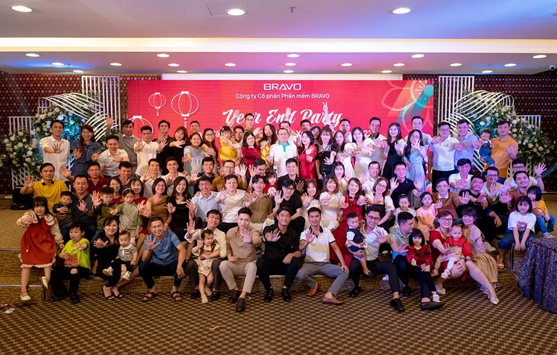BRAVO ĐN rạng rỡ sum vầy trong đêm Gala Tất niên 2022