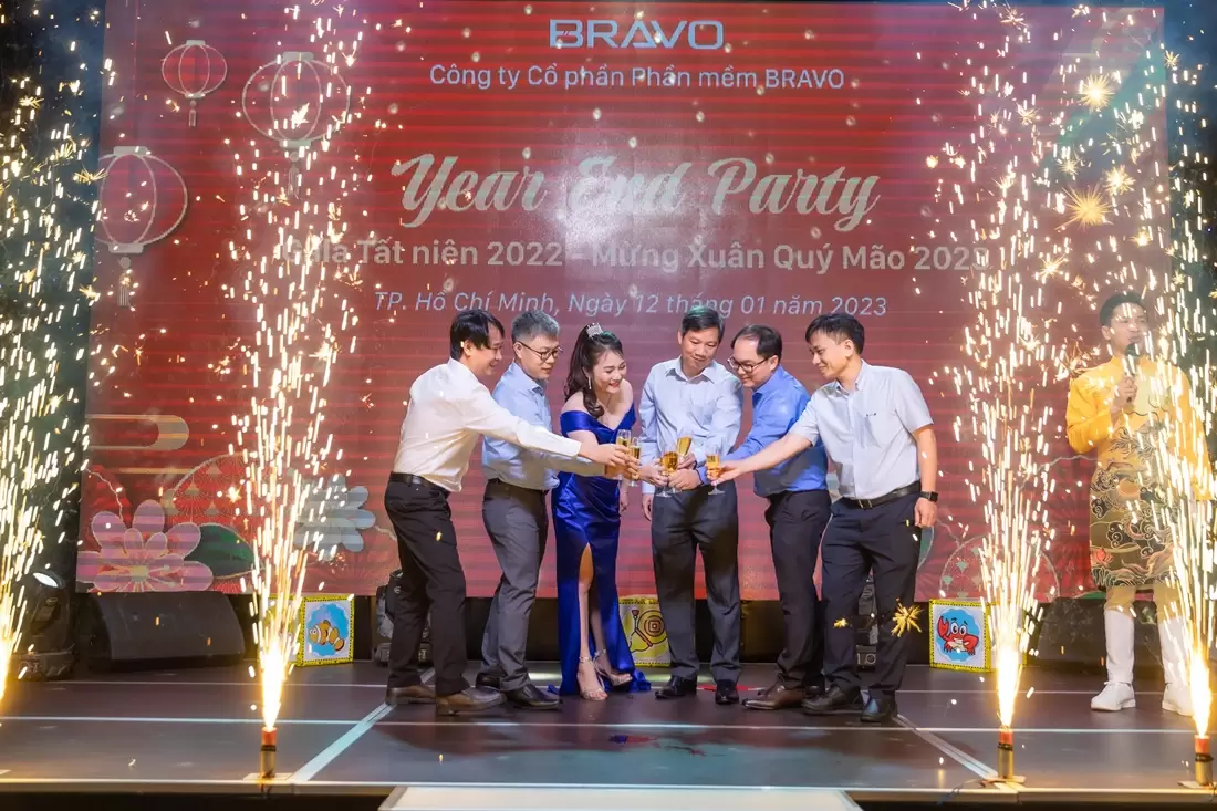BRAVO HCM nâng ly khai mạc Gala Tất niên 2022 – Mừng Xuân Quý Mão 2023