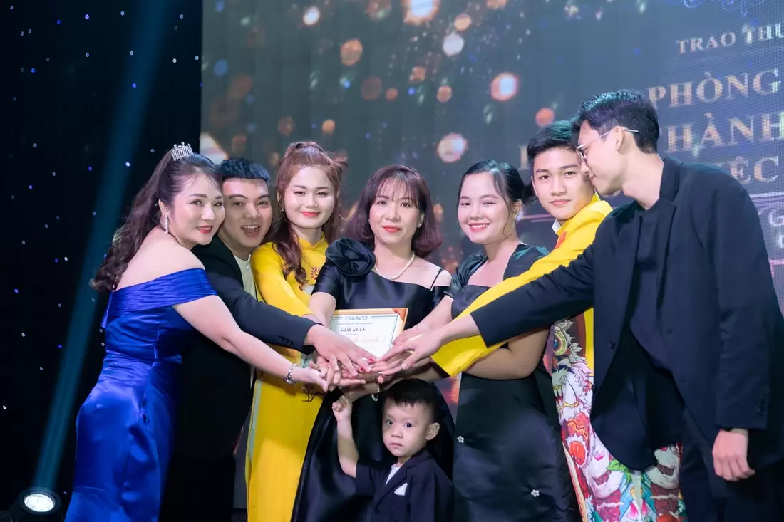 Vinh danh những cống hiến của CBNV BRAVO HCM trong năm 2022