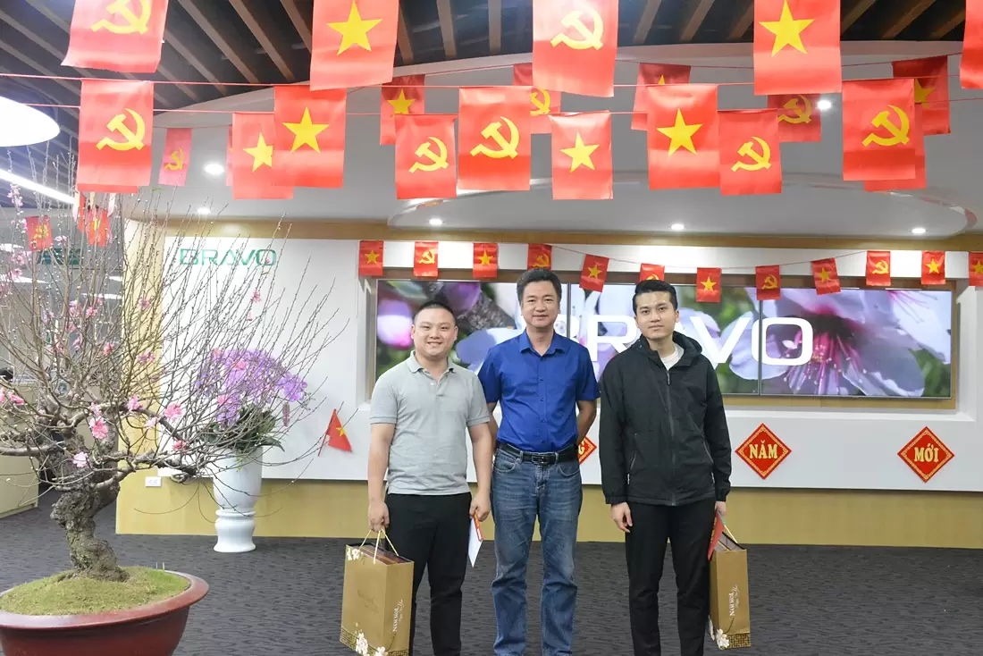 Chúc Tết gia đình CBNV phòng Kỹ thuật Triển khai 3 dịp Xuân Quý Mão 2023