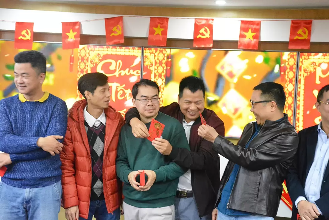 Rộn ràng niềm vui trong ngày khai xuân Quý Mão