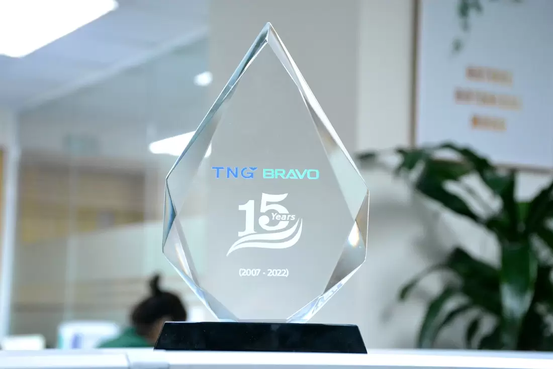 Kỷ niệm chương hợp tác 15 năm BRAVO và TNG