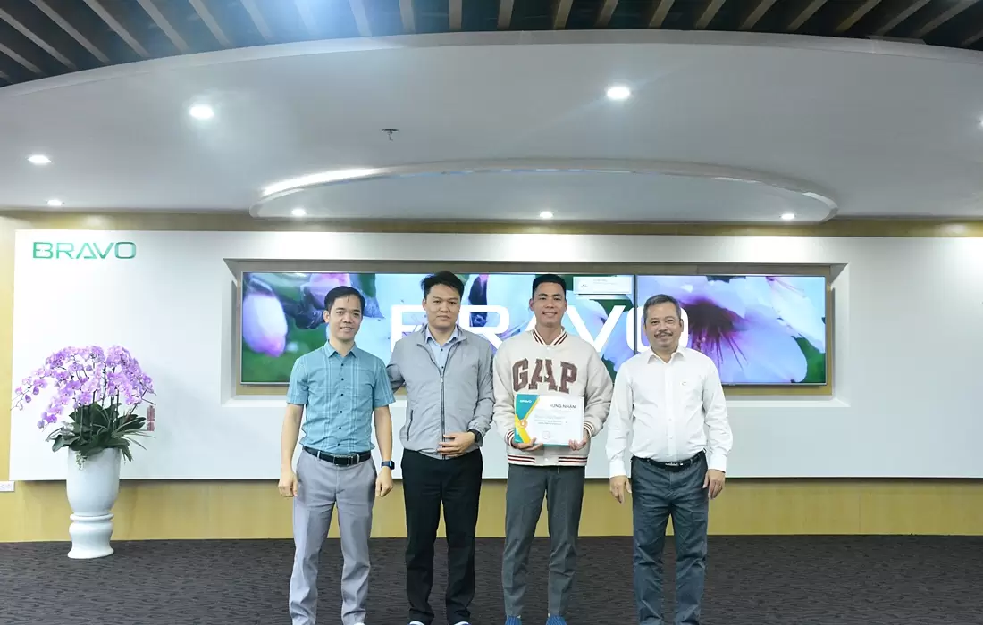 Trao thưởng nóng cho phòng Giải pháp & Tư vấn tháng 1/2023