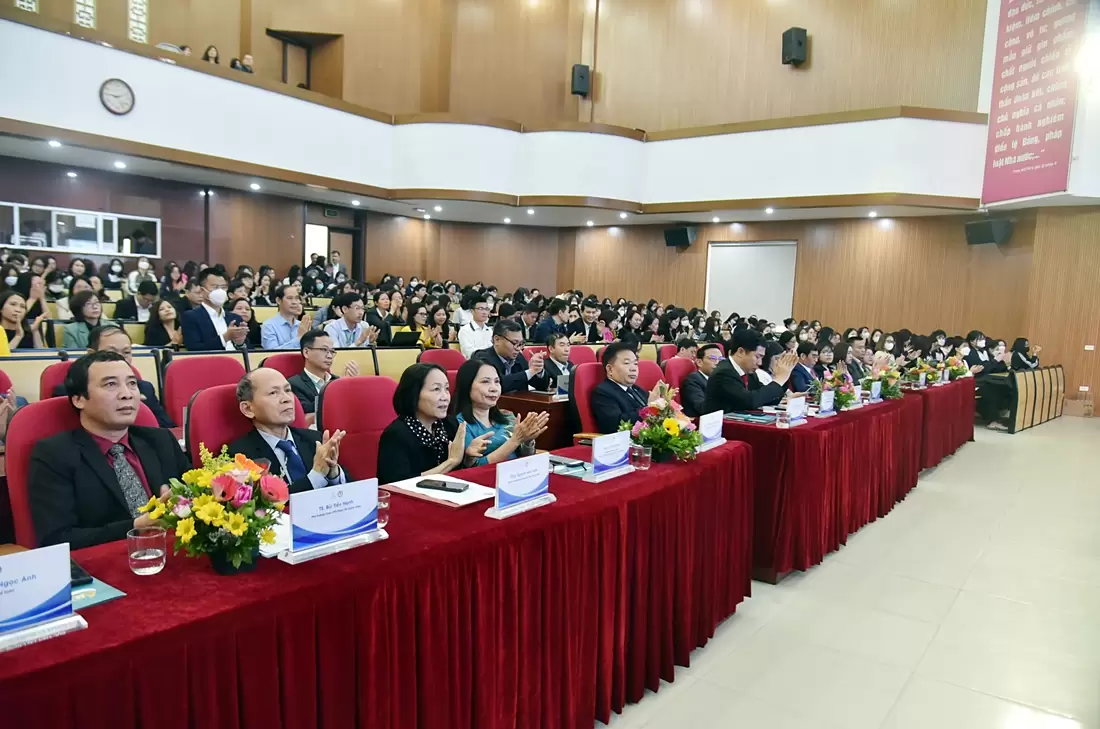 Hội trường buổi lễ trao chứng nhận chất lượng ngành Kế toán, Học viện Tài Chính