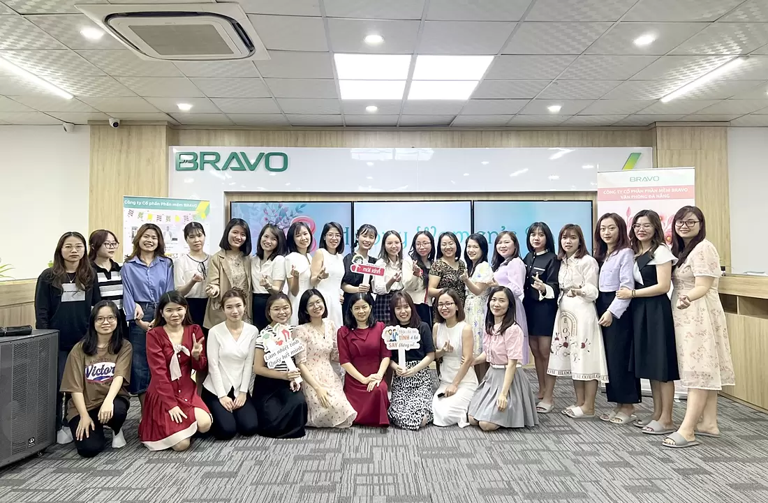 Chị em BRAVO ĐN chào mừng ngày 8/3