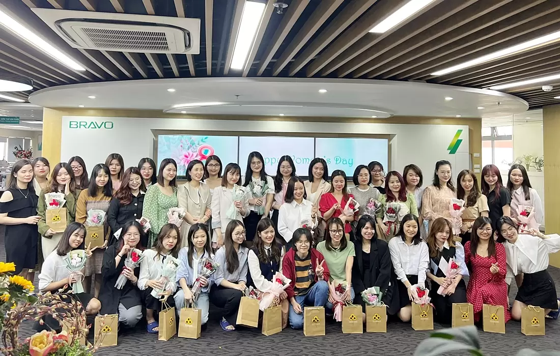 Chị em BRAVO HN rạng rỡ chào mừng ngày 8/3