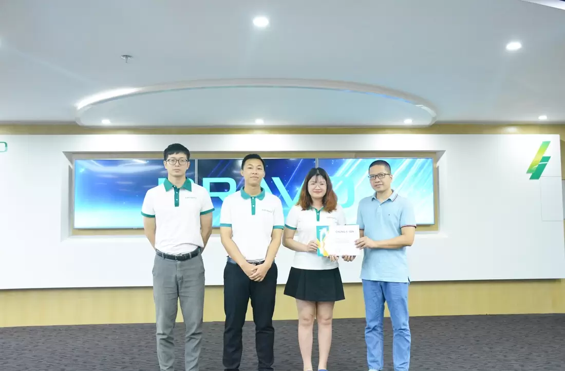 Thưởng nóng nhóm Kỹ thuật Triển khai thực hiện hợp đồng Chứng khoán Asean