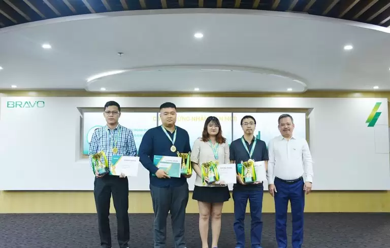 BRAVO HN trao cúp NVXS tháng 2/2023