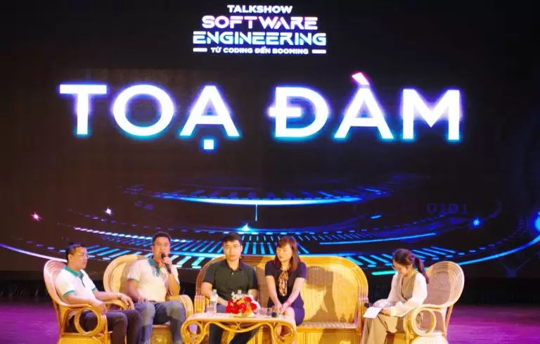 Tọa đàm “Software Engineering – Từ Coding đến Booming”