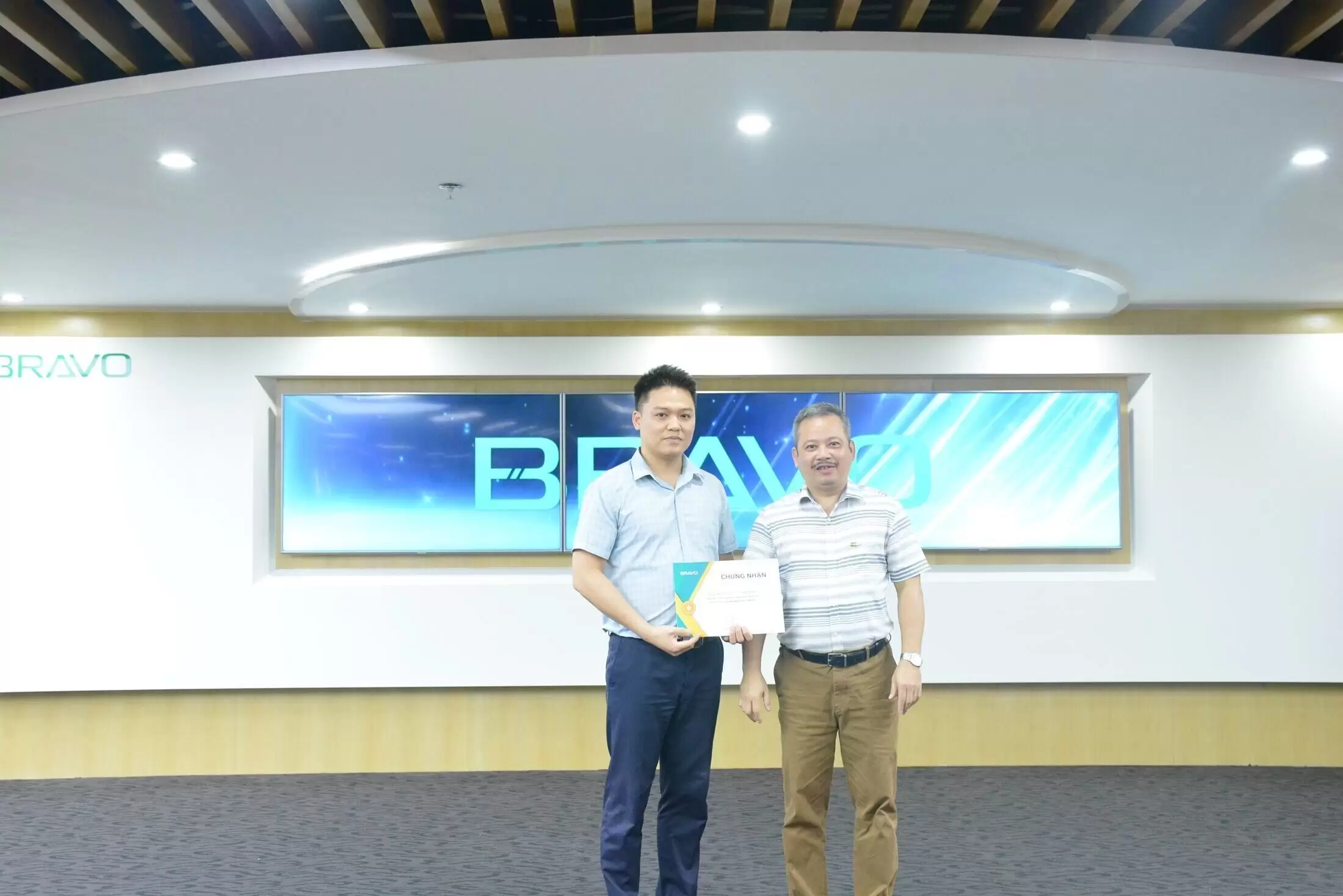 Thưởng nóng VCBNV Giải pháp tư vấn 17/5/2023