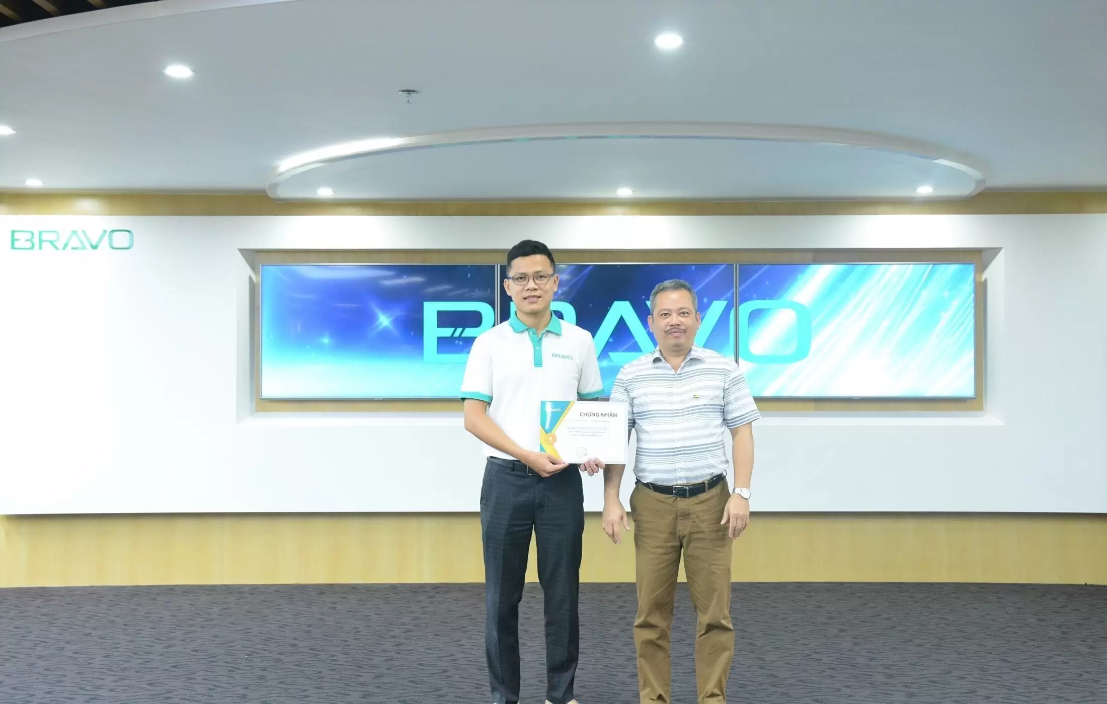 Thưởng nóng ký kết hợp đồng Hợp Lực 17/5/2023