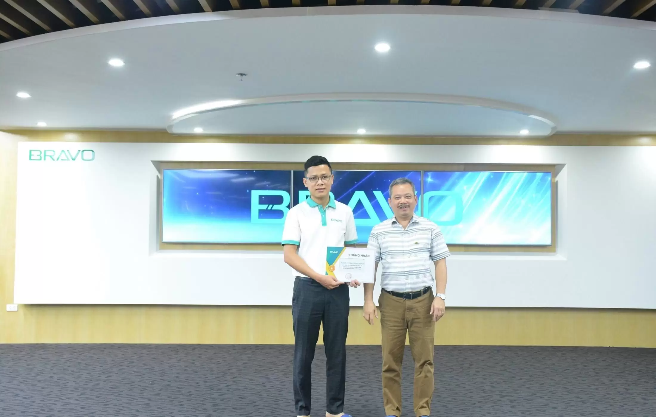 Thưởng nóng CBNV ký hợp đồng Công ty Lynn Times 17/5/2023