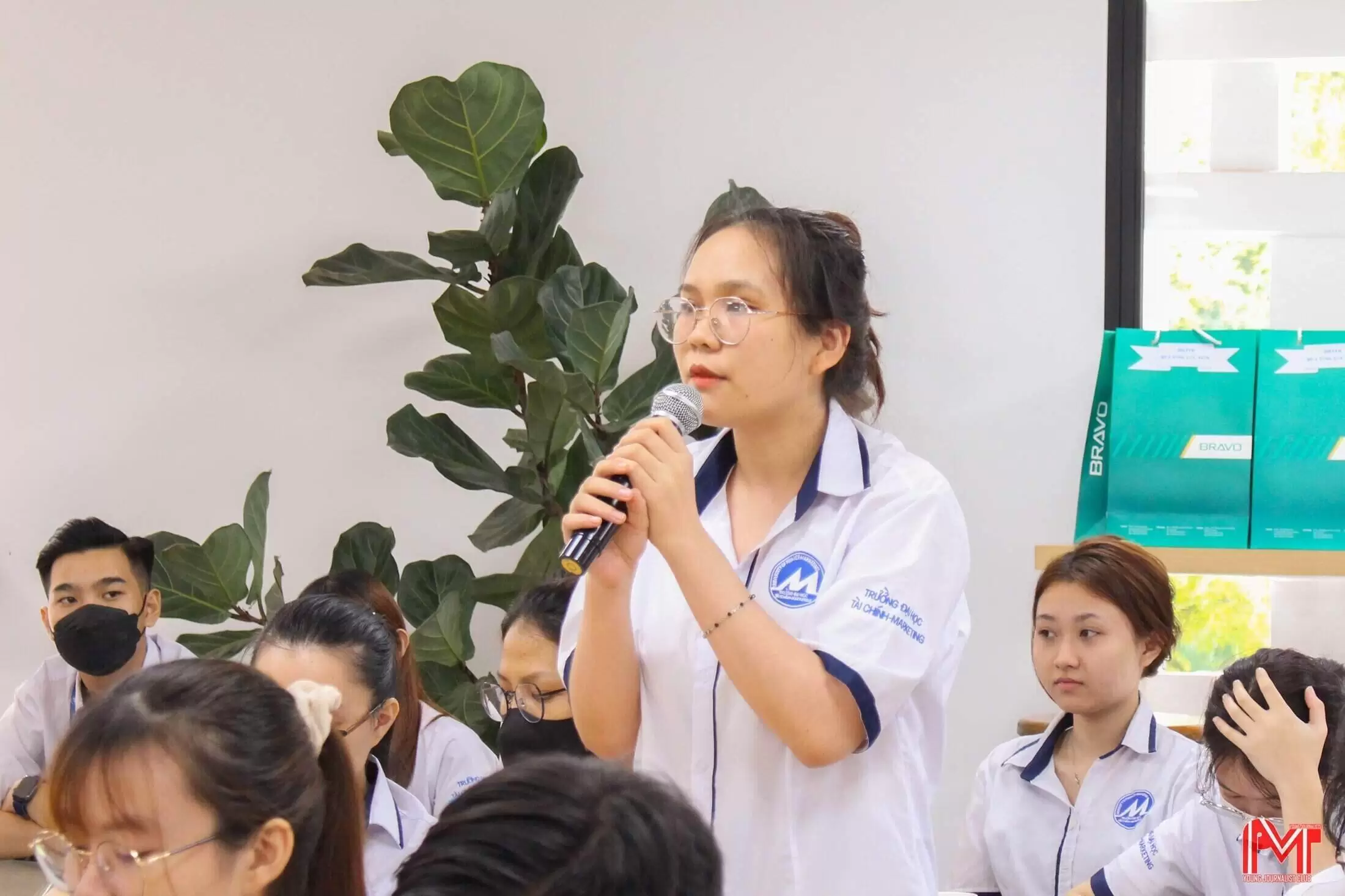 Các thắc mắc của sinh viên được giải đáp tận tình tại sự kiện 5/2023