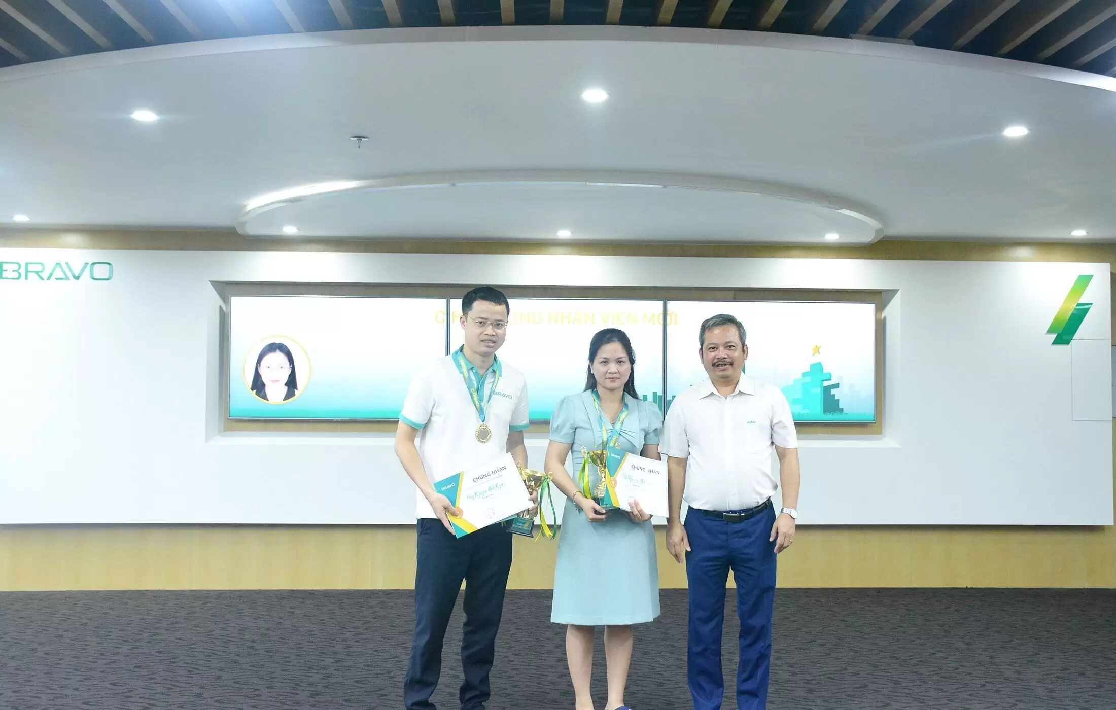 Trao cúp NVXS tháng 4/2023