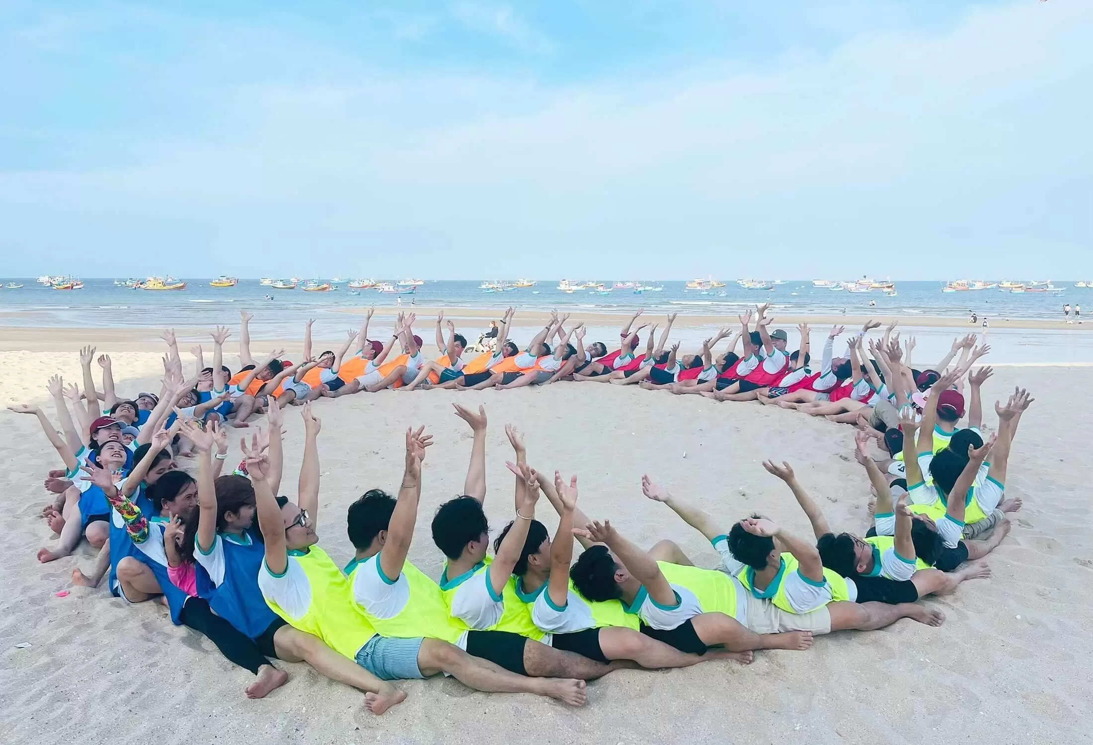 Teambuilding trên bãi biển của các thành viên BRAVO HCM 2023